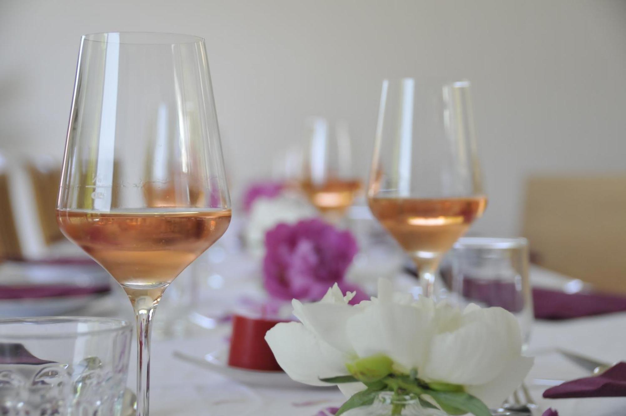 Wein + Bett Wiedeck Stetten Luaran gambar